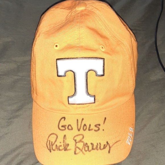 Hat signed by Rick Barnes on his 700th win - Picture 1 of 1